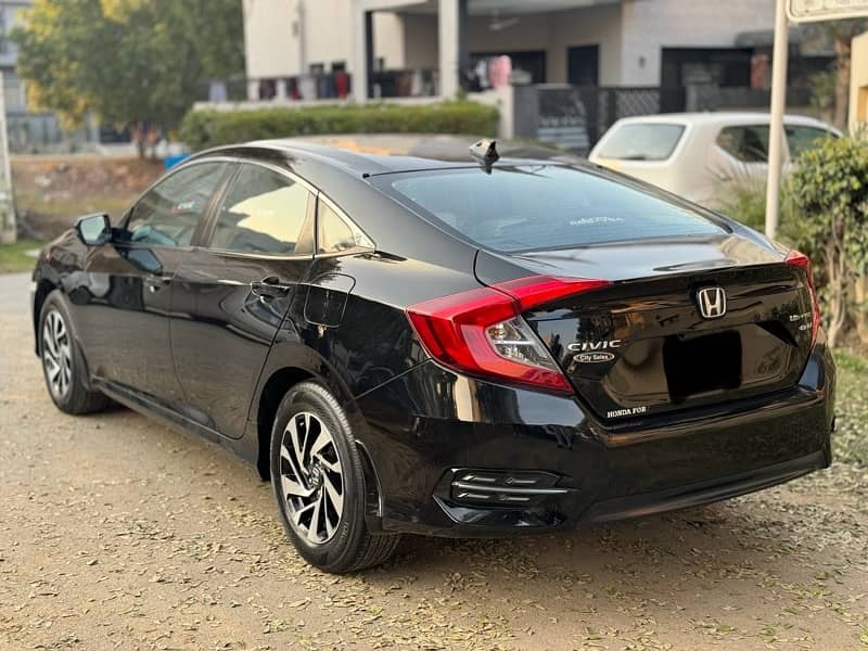 Honda Civic Oriel 2017 0