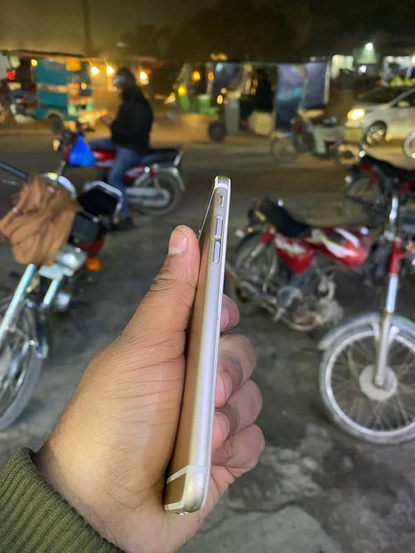 iPhone 6  pta proof fresh 0