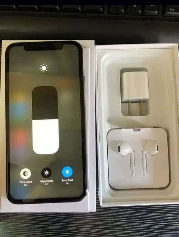 iPhone x 256 GB non PTA my WhatsApp number0301-240-8008 1