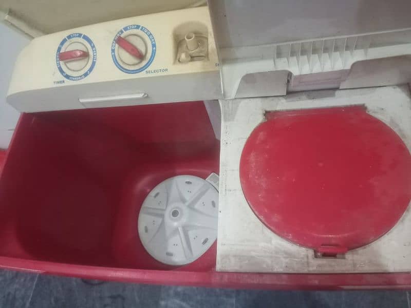 Haier Medium size Washing and dryer machine good condition 5