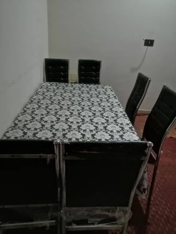 Dinning Table with 6 Chairs 0