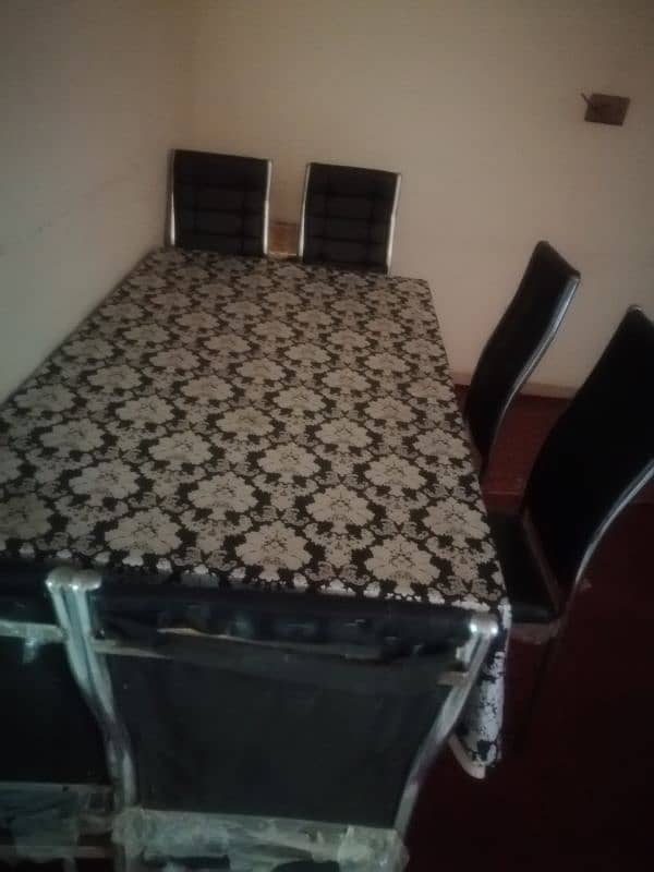 Dinning Table with 6 Chairs 1