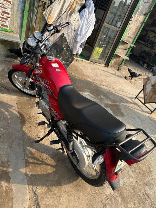 Suzuki GS150 in Good Condition 5