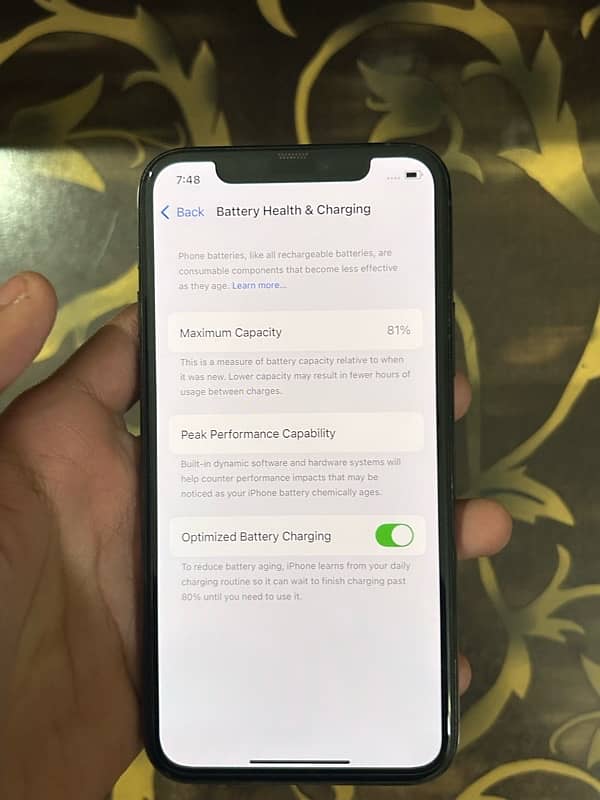 iphone 11 pro  factory unlock midnight green 256gb 3