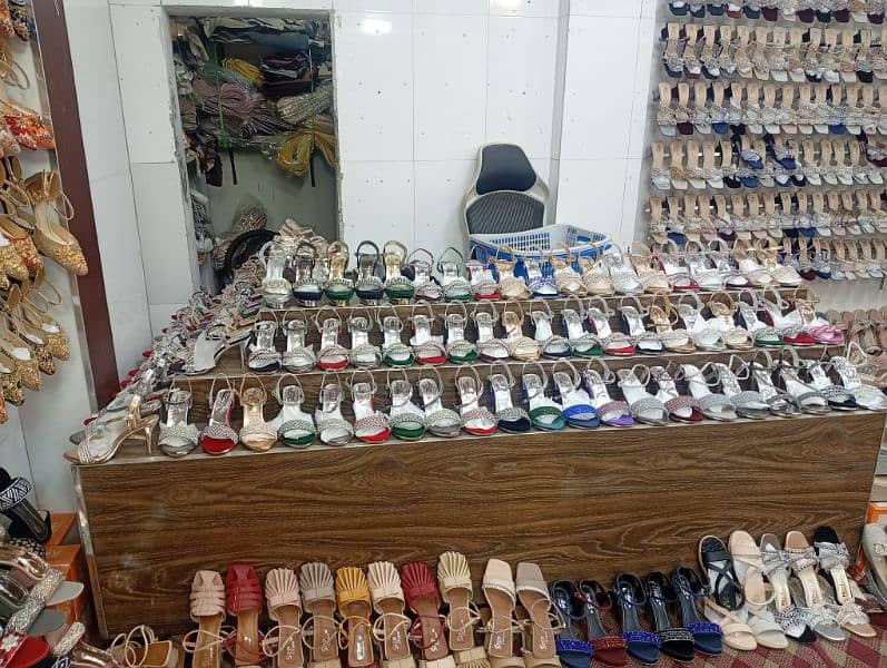 Wooden Counter For Wholesale Market Shoes Work 4