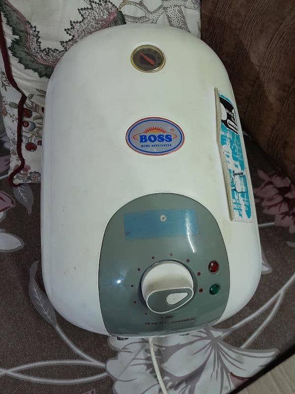 Boss Electric Geyser (15 liters) 1