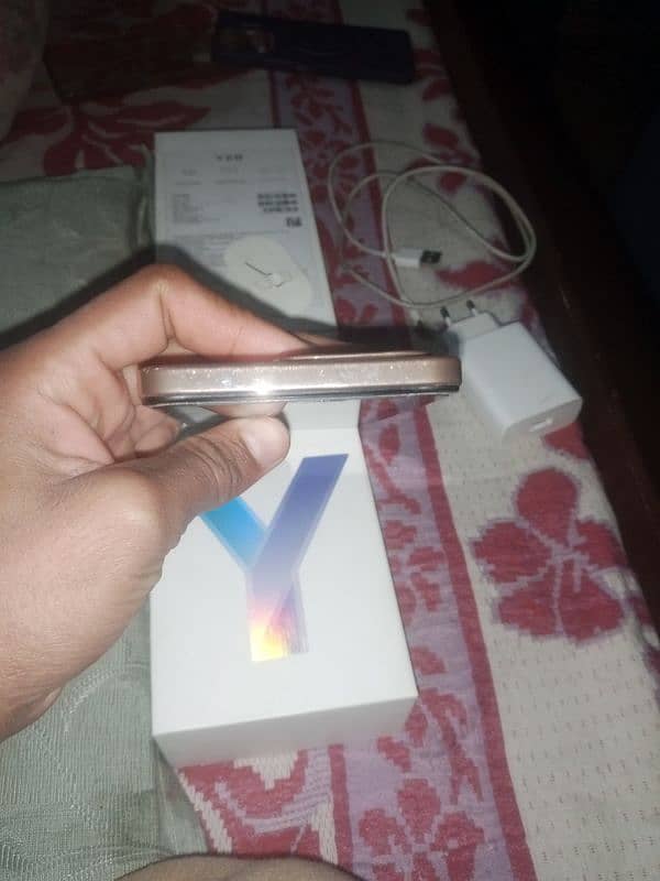 vivo y28 1