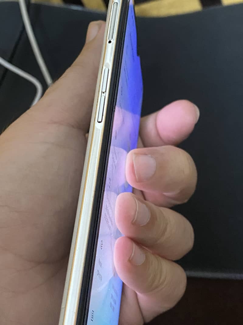 OPPO Reno 3