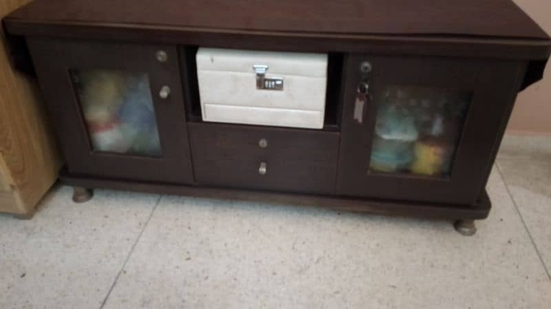 TV unit best condition 3 years used only 1