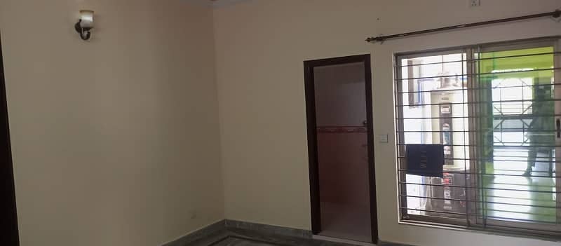 Upper Portion available for rent 3