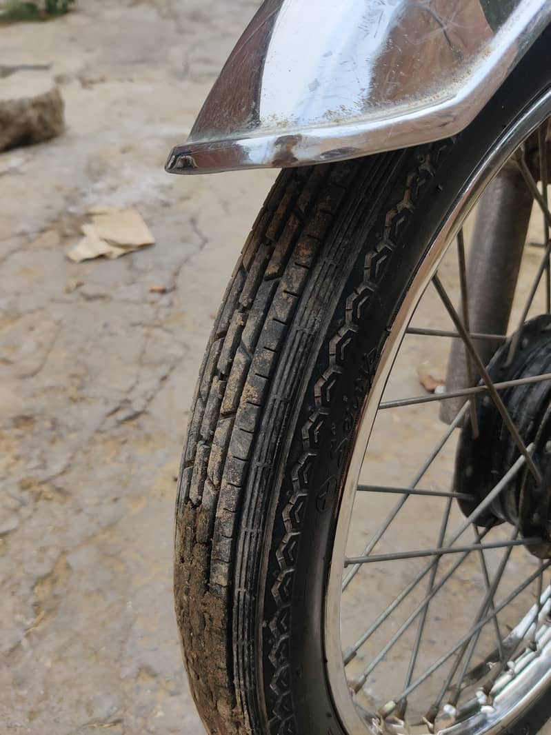 bike belkol ok hai kesi kesam ka kam nahi hony Wala sab kam krwaya hai 10