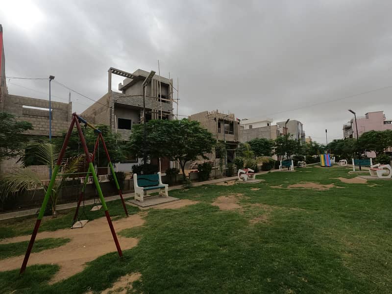 120 SQYD PLOT FOR SALE NEAR MAIN GATE 2