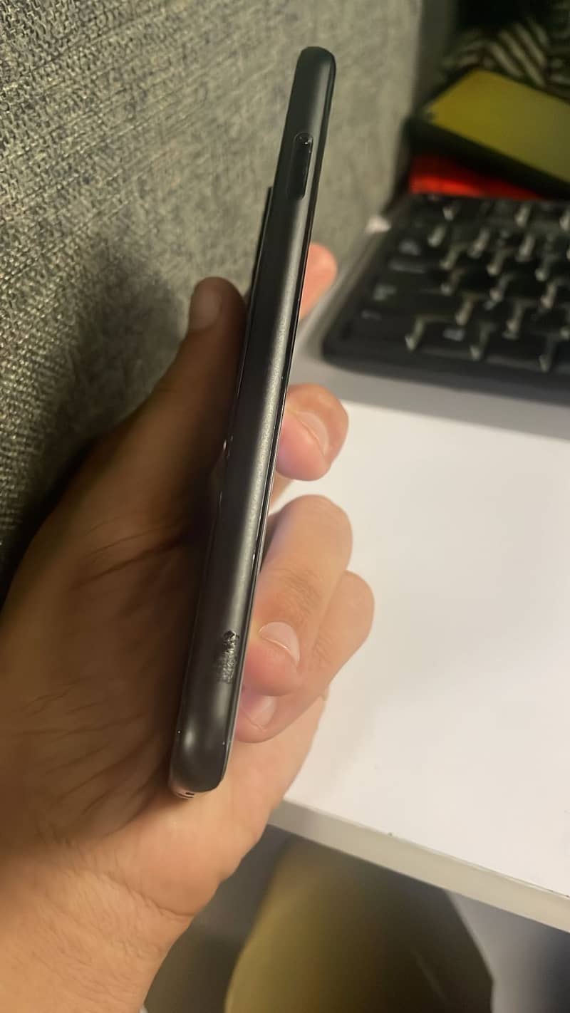 Google Pixel 4 3