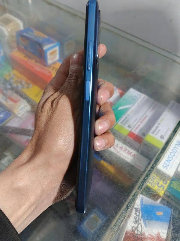 Redmi note 11          4+2/128               condition 10/9 3