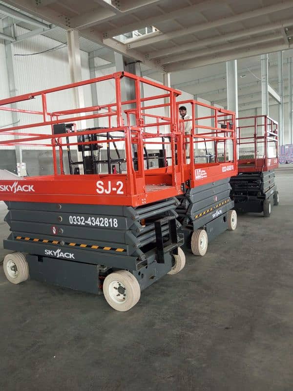 CRANES - SCISSOR LIFT - FORK LIFTERS - TRANSPORT SERVICES - 24 HOURS 1