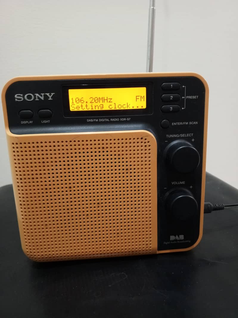 Sony DAB Portable AM/FM Radio 2