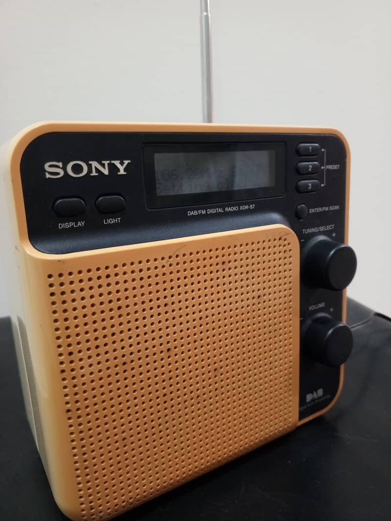 Sony DAB Portable AM/FM Radio 4