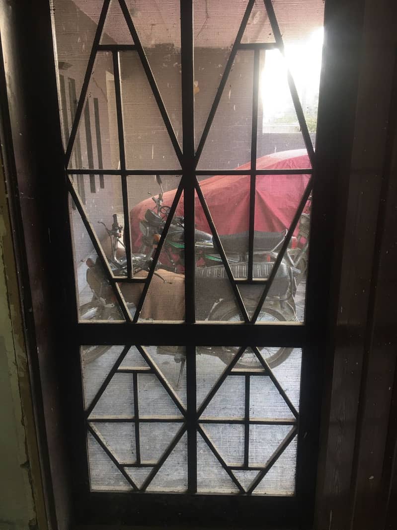 Used doors (both Jali wale and others) 8