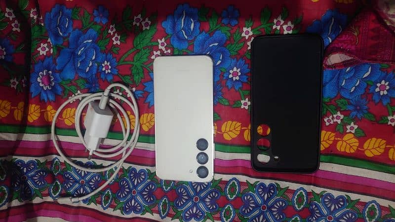 samsung s23 non PTA with box + origional charger 3