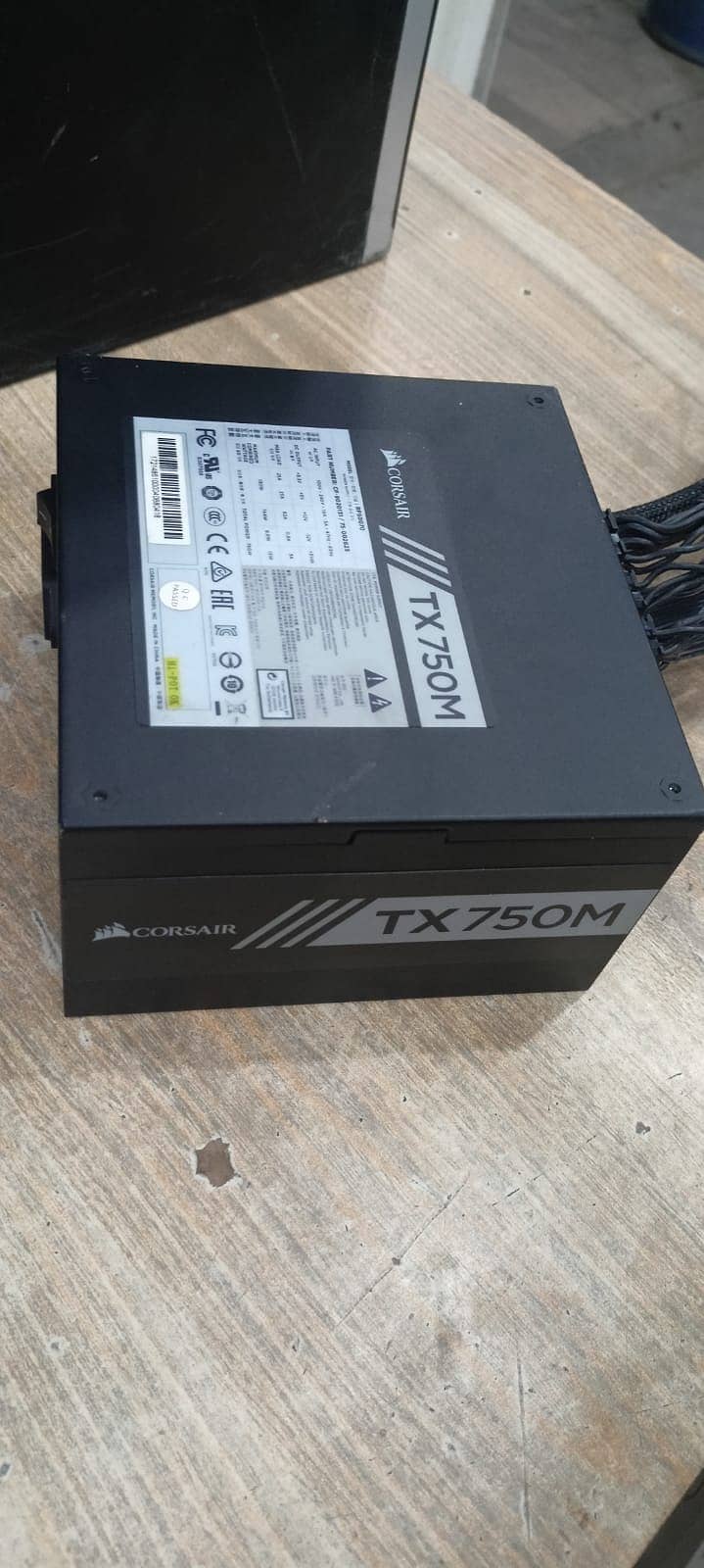 TX-M Series™ TX750M — 750 Watt 80 Plus® Gold Semi Moduler Power supply 1