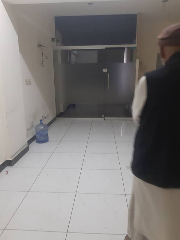 Office for rent new building on block 3 gulistan e jauhar 7