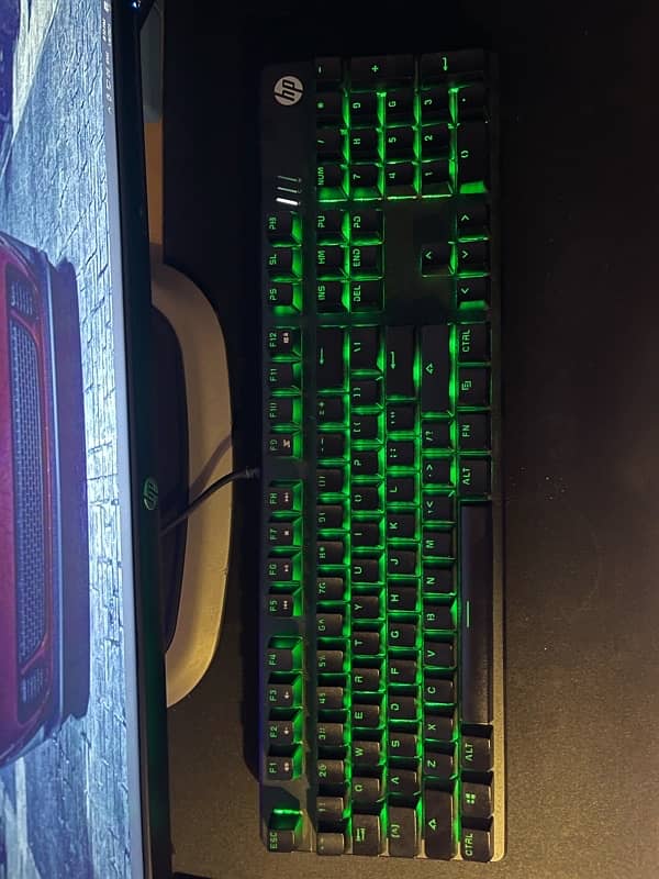 Gaming PC with Keyboard and Mouse 8