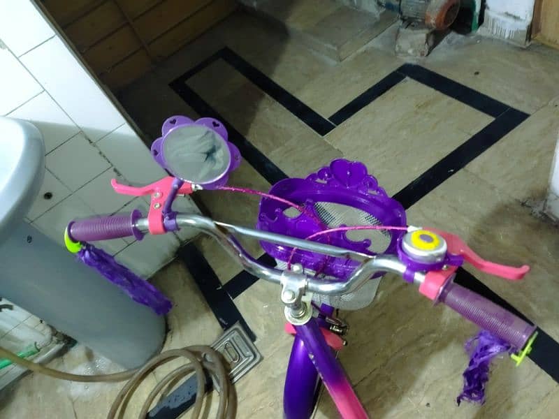 Brand New Cycle used for 2 days for sale. SELLING IN EMERGENCY. 5