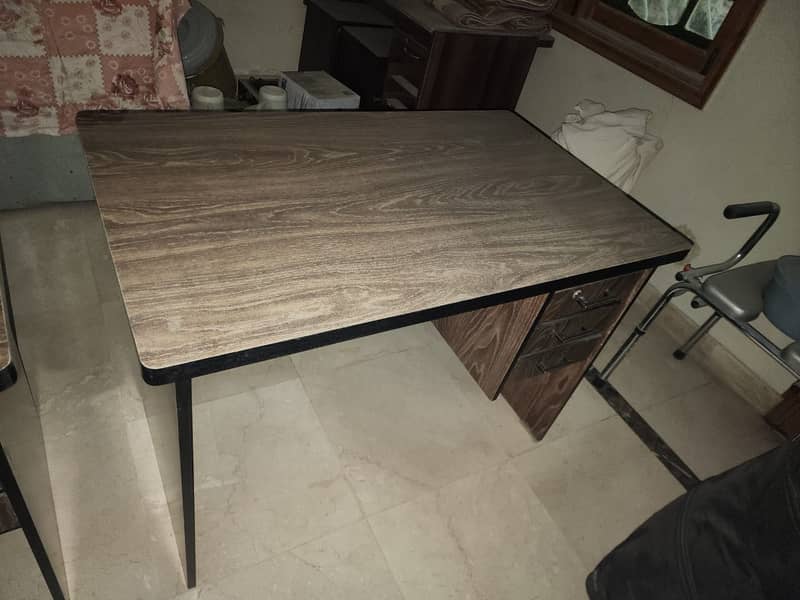 Office Table For Sale Urgent 2