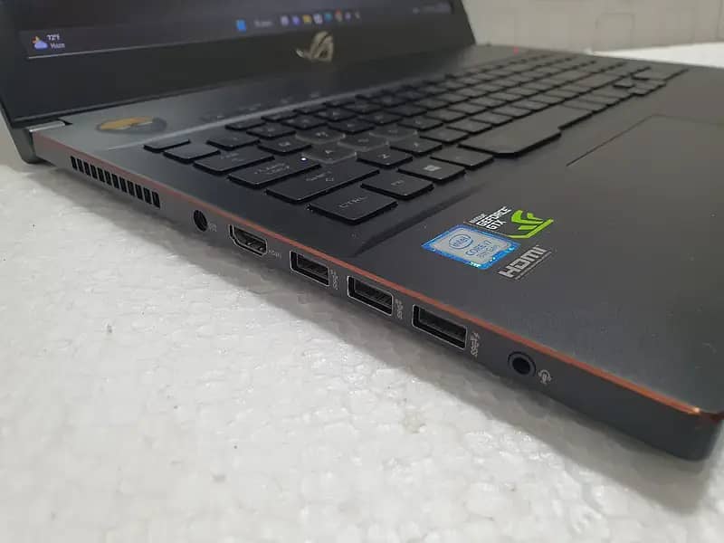 Asus ROG GU501GM (i7-8750H, GTX 1060) Gmaing laptop 7