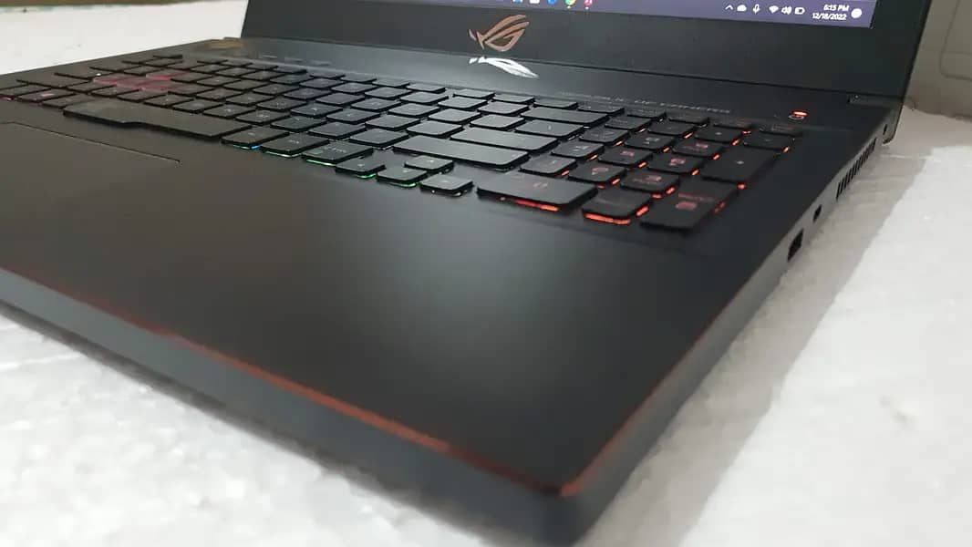 Asus ROG GU501GM (i7-8750H, GTX 1060) Gmaing laptop 8