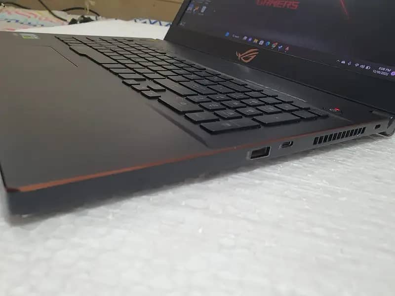 Asus ROG GU501GM (i7-8750H, GTX 1060) Gmaing laptop 9