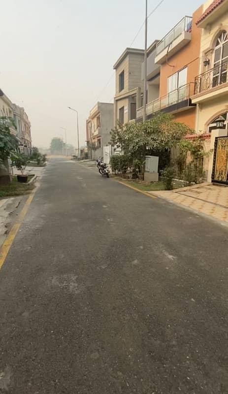 5marla Residential Plot available in Executive Block Parkview City Lahore 5