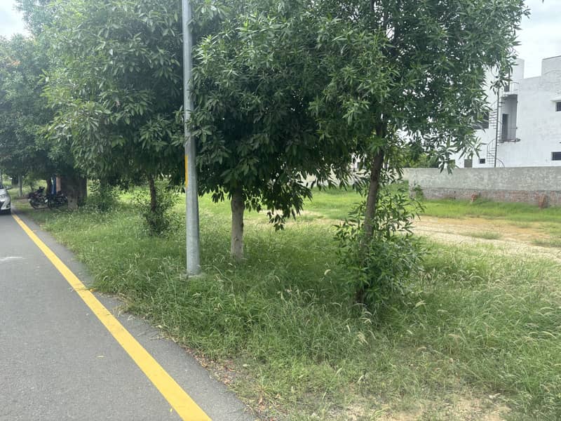 FAZAIA KANAL PLOT NEAR TO PARK IS AVAILABLE FOR SALE 1