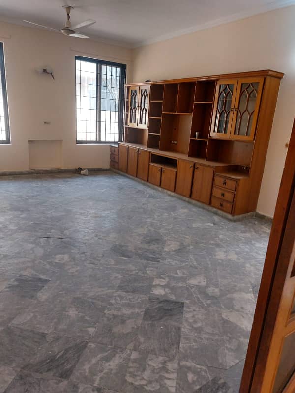 Hot Location 01 Kanal Modern Design House Near Market For Rent In DHA Phase 2 Lahore. 3