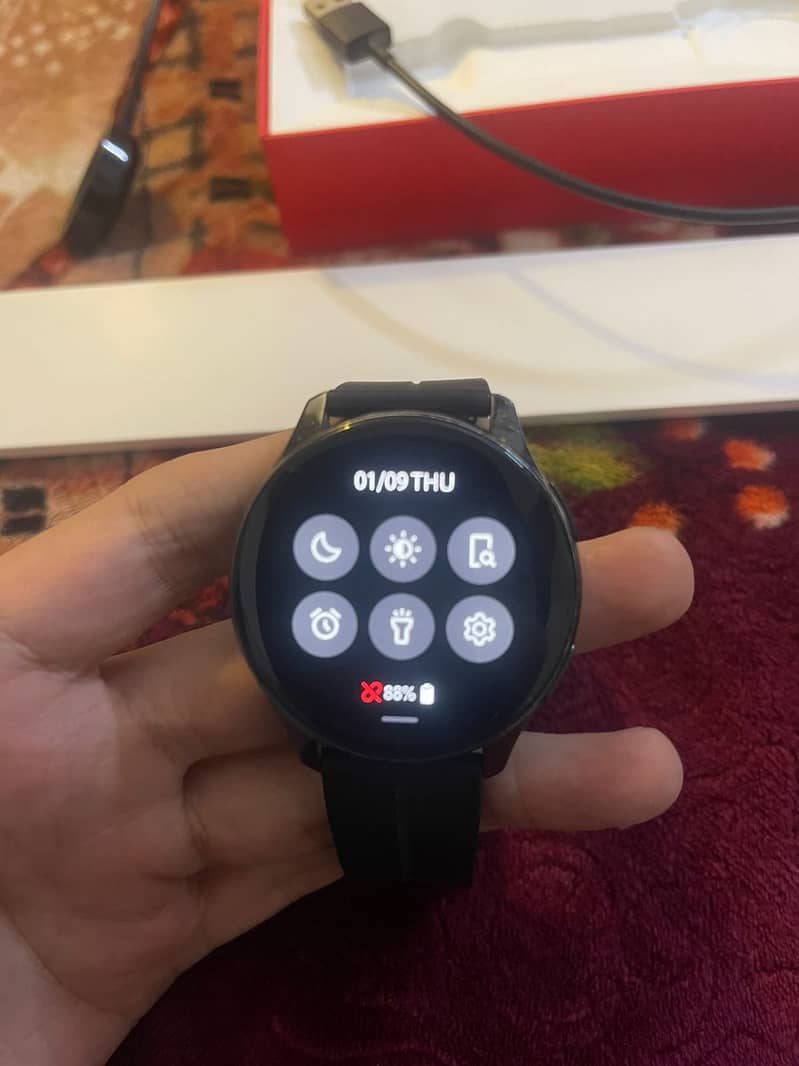 Oneplus smart Watch Complete Saman mint condition 2