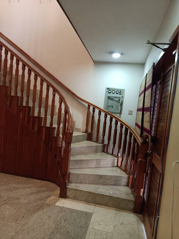 01 Kanal Modern Design House For Rent In DHA Phase 3 Lahore. 5