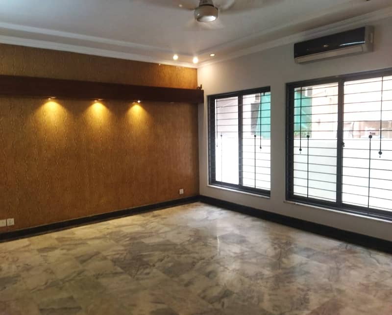 01 Kanal Modern Design House For Rent In DHA Phase 1 Lahore. 4