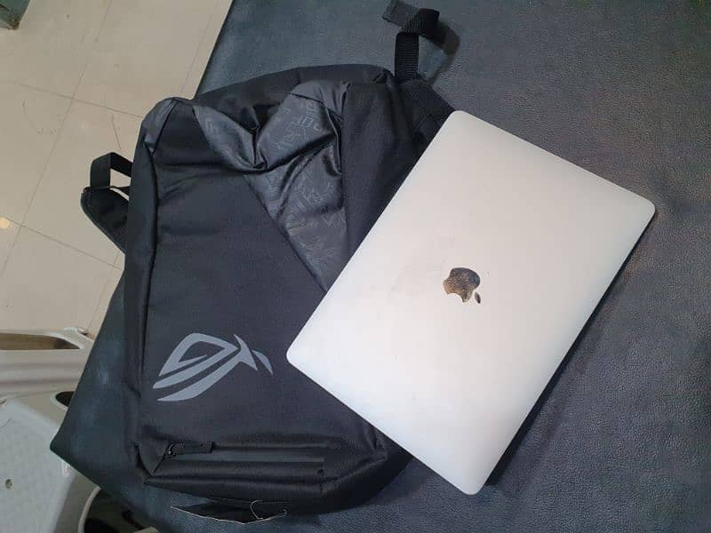 Apple Macbook Pro 2017 16GB wali 0