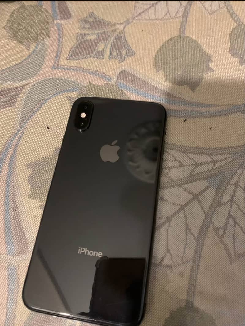 Apple iPhone XS 1