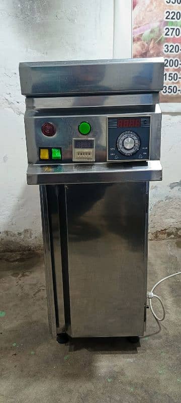 Shuwarma Counter & Fryer 8