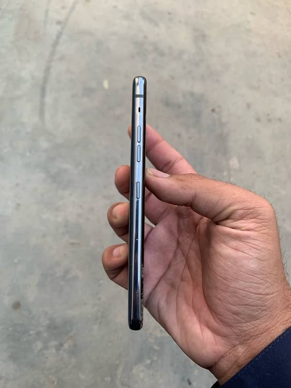 LG g8 thinq 6/128 3