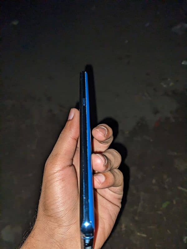 Samsung Galaxy note 8 for sell minor dot or 1 line 3