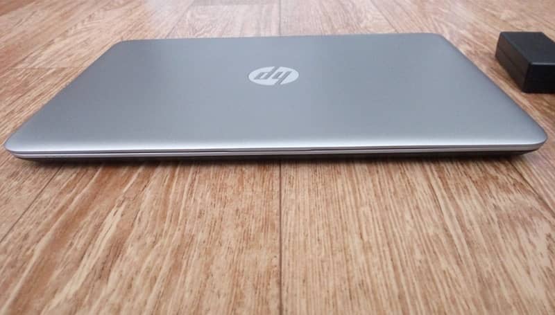 Hp Core i5 6th Gen , G3 840. 2