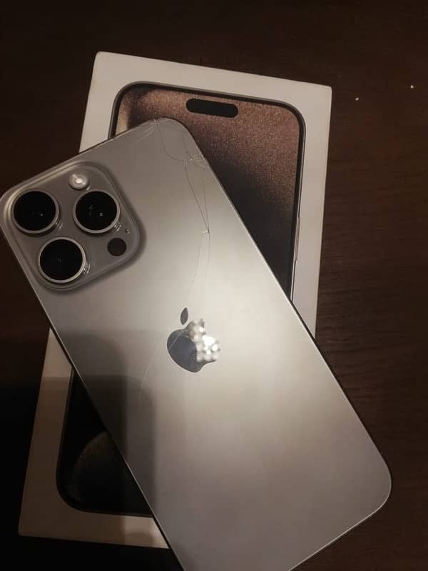 iPhone 15 Pro Max 256 GB non-PTA 4