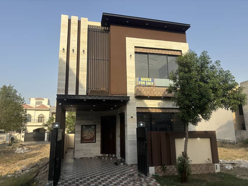 DHA RAHBAR ULTRA MODREN OUT CLASS BRAND NEW HOUSE IS UP FOR SALE 0