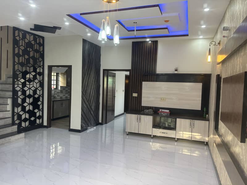 DHA RAHBAR ULTRA MODREN OUT CLASS BRAND NEW HOUSE IS UP FOR SALE 9