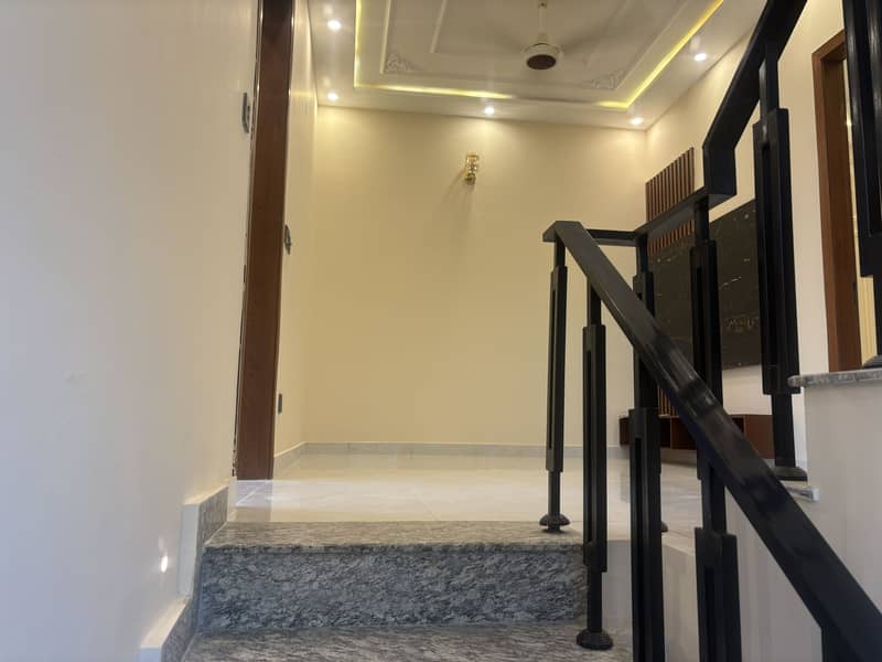 DHA RAHBAR CORNER BRAND NEW BEAUTIFUL ULTRA MODREN HOUSE IS UP FOR SALE 18