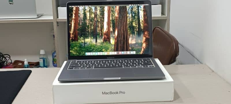 Apple MacBook Pro M1 2020 13" Touchbar Like New condition 0