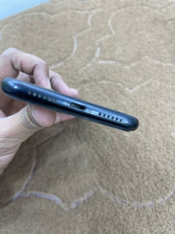 iphone xr 64gb battry health 79 all ok 2