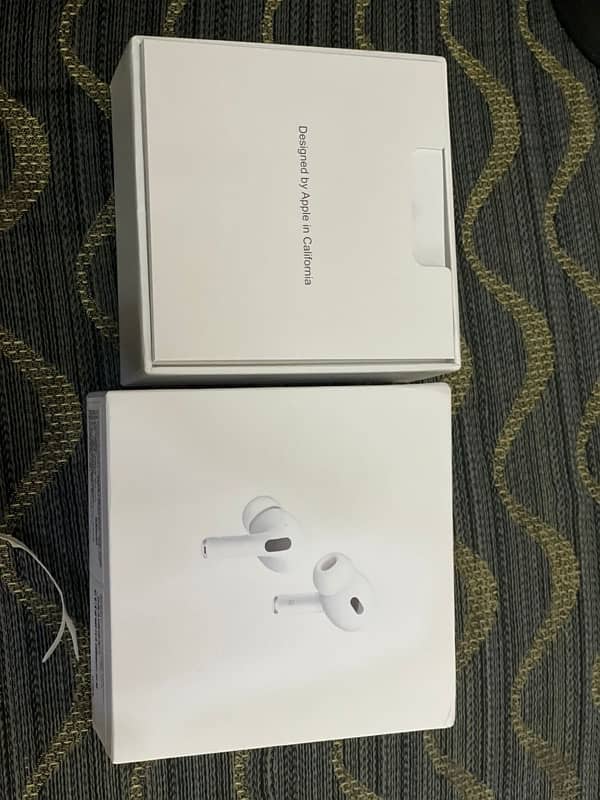 Apple Air Pods Pro 2 (2nd Generation) 1